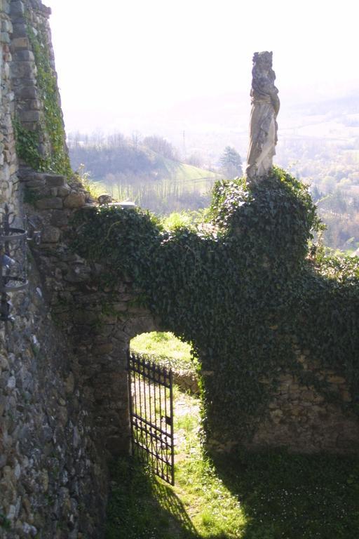 Castello Di Compiano Hotel Relais Museum Exterior photo