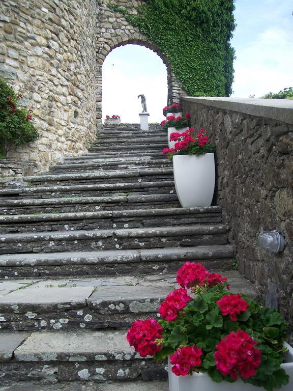 Castello Di Compiano Hotel Relais Museum Exterior photo